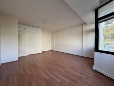 Near Alsancak Swiss Hotel 3 1 170M2 3Rd Floor Business For Rent / Office