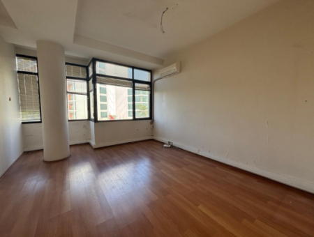 Near Alsancak Swiss Hotel 3 1 170M2 3Rd Floor Business For Rent / Office