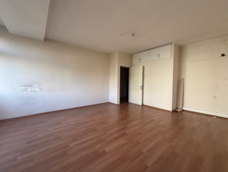 Near Alsancak Swiss Hotel 3 1 170M2 3Rd Floor Business For Rent / Office
