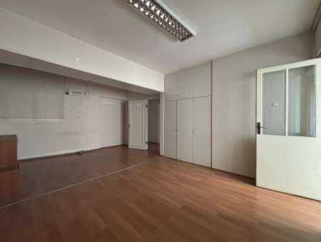 Near Alsancak Swiss Hotel 3 1 170M2 3Rd Floor Business For Rent / Office