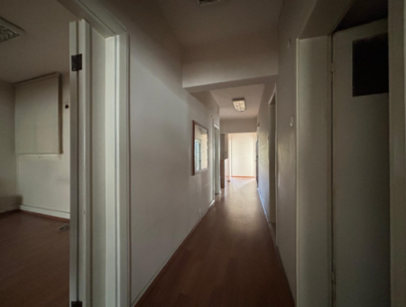 Near Alsancak Swiss Hotel 3 1 170M2 3Rd Floor Business For Rent / Office
