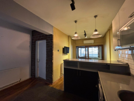 1St Floor 2 1 70M2 Natural Gas Furnished Apartment For Rent In Alsancak Kahramanlar!