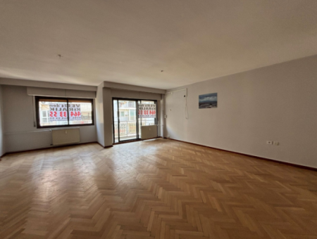 Alsancak Talatpaşa Boulevard 3 1 130M2 Business For Rent / Practice