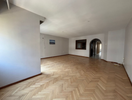 Alsancak Talatpaşa Boulevard 3 1 130M2 Business For Rent / Practice