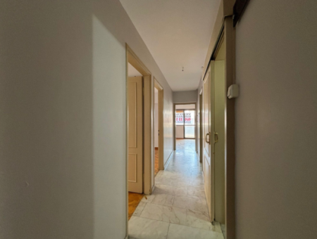 Alsancak Talatpaşa Boulevard 3 1 130M2 Business For Rent / Practice