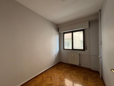 Alsancak Talatpaşa Boulevard 3 1 130M2 Business For Rent / Practice