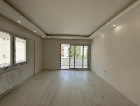 Centrally Located, Fully Renovated, Spacious And Comfortable 3 1 Apartment In Seferihisar Camikebir Neighborhood