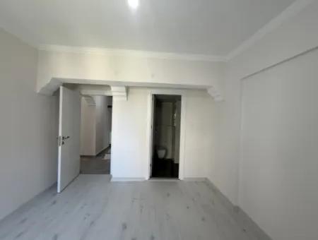 Centrally Located, Fully Renovated, Spacious And Comfortable 3 1 Apartment In Seferihisar Camikebir Neighborhood