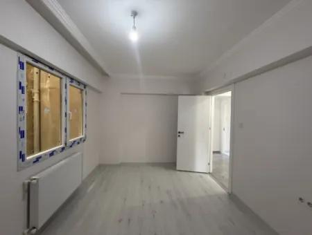 Centrally Located, Fully Renovated, Spacious And Comfortable 3 1 Apartment In Seferihisar Camikebir Neighborhood
