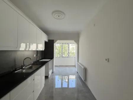 Centrally Located, Fully Renovated, Spacious And Comfortable 3 1 Apartment In Seferihisar Camikebir Neighborhood