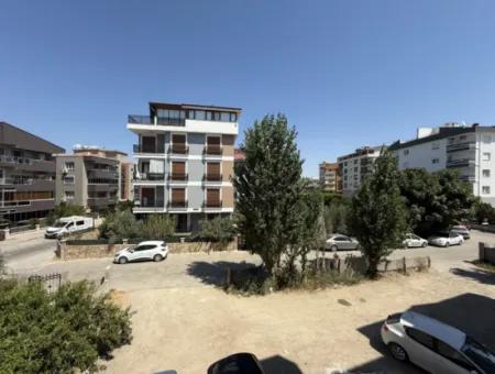 Centrally Located, Fully Renovated, Spacious And Comfortable 3 1 Apartment In Seferihisar Camikebir Neighborhood