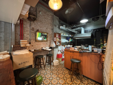 20M2 Shop For Rent With Chimney, Toilet, Devren In Alsancak Architect Sinan Neighborhood!