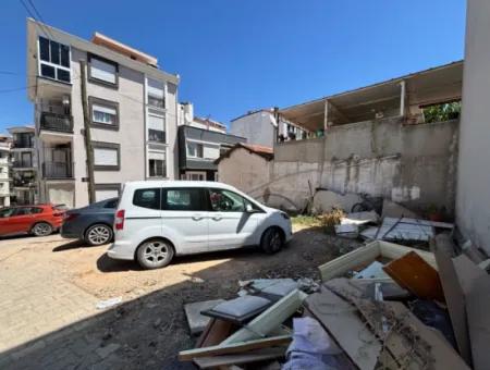 Corner Parcel In Seferihisar Hidirlik Neighborhood, 2 Storey Zoned Land For Sale