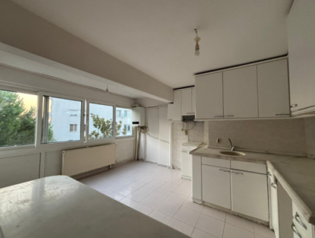 Narlıdere Huzur Mahalellenda Metro Near 3 1 Apartment For Rent