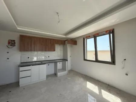 Spacious And Modern 1 1 Apartment In Camiikebir, Seferihisar