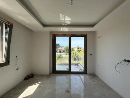 Spacious And Modern 1 1 Apartment In Camiikebir, Seferihisar