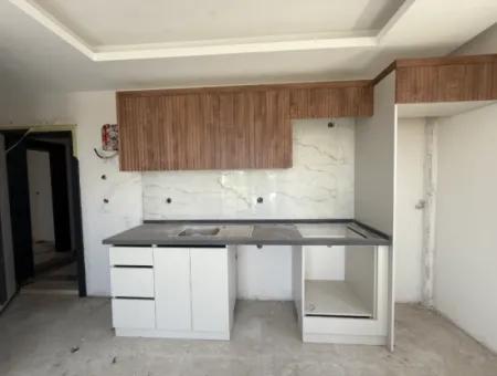 Spacious And Modern 1 1 Apartment In Camiikebir, Seferihisar