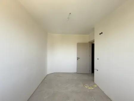 Spacious And Modern 1 1 Apartment In Camiikebir, Seferihisar