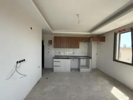 Spacious And Modern 1 1 Apartment In Camiikebir, Seferihisar