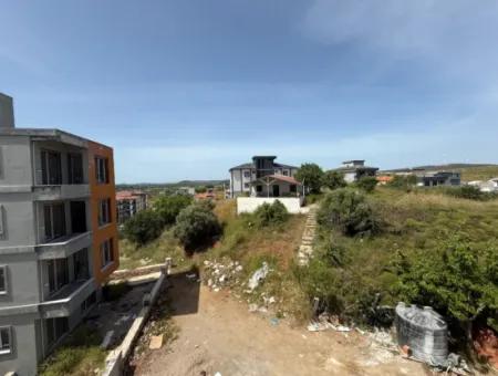 Spacious And Modern 1 1 Apartment In Camiikebir, Seferihisar