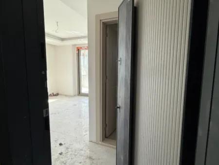 Spacious And Modern 1 1 Apartment In Camiikebir, Seferihisar