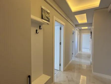 2 In 1 Apartment Designed With Luxury Architecture In Seferihisar Çolakibrahimbey