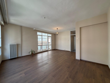 Opportunity Apartment For Rent 3Rd Floor 2 1 Rent On Alsancak Dutlu Street.