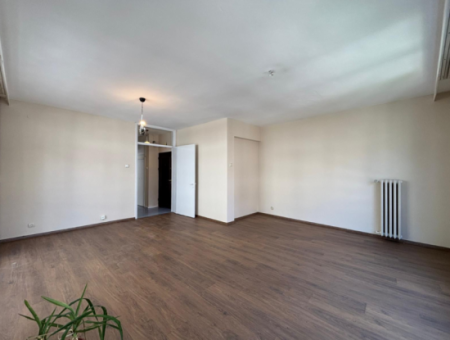 Opportunity Apartment For Rent 3Rd Floor 2 1 Rent On Alsancak Dutlu Street.