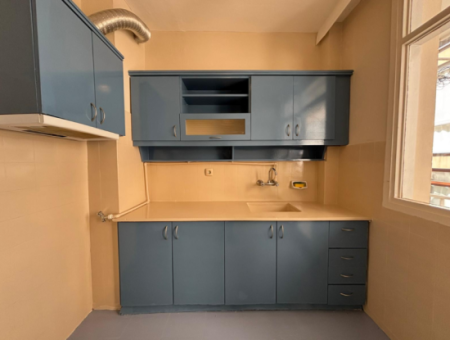 Opportunity Apartment For Rent 3Rd Floor 2 1 Rent On Alsancak Dutlu Street.