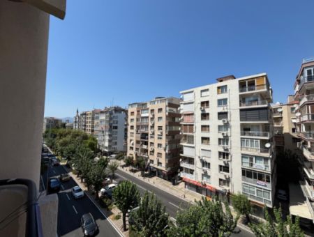 5Th Floor Air-Conditioned Apartment For Rent On Alsancak Poet Eşref Boulevard