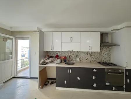 2 1 Centrally Situated Apartment For Sale In Seferihisar Hidirlik