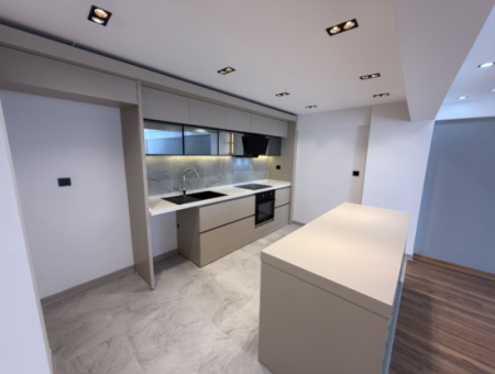 Free Of Cost On A Fully Renovated Street Near University Of Economics