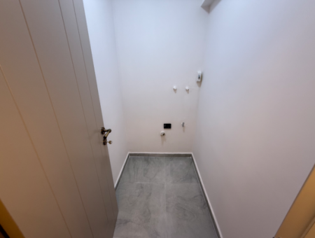 Free Of Cost On A Fully Renovated Street Near University Of Economics