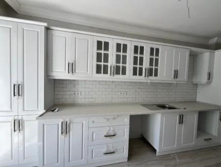 Complete Building For Sale Suitable For Investment In Seferihisar Camikebir Neighborhood