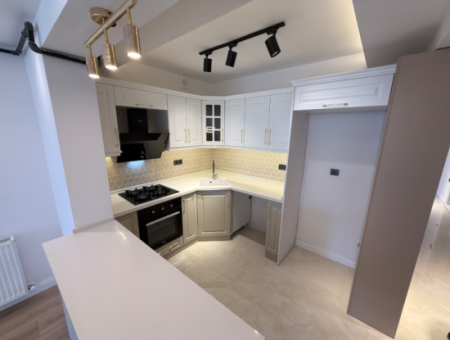 Near Göztepe Stadium On The Street With Full Renovation And Elevator Parking Lot