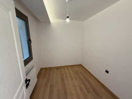 Near Göztepe Stadium On The Street With Full Renovation And Elevator Parking Lot