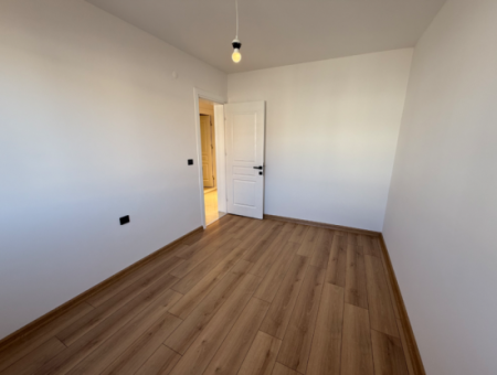 Near Göztepe Stadium On The Street With Full Renovation And Elevator Parking Lot