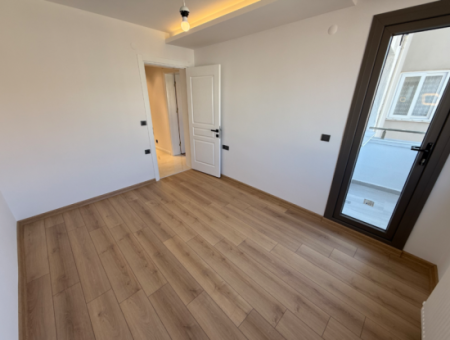 Near Göztepe Stadium On The Street With Full Renovation And Elevator Parking Lot
