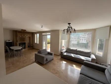 Seferihisar Yeşilkent Sitesi – Detached Villa For Rent