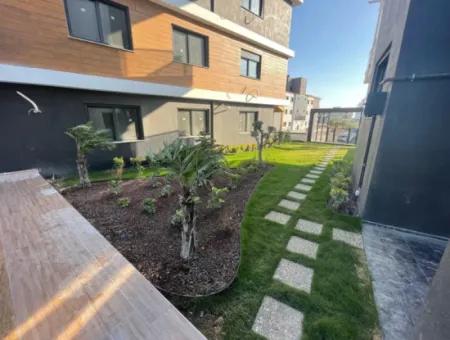 2 1 Flat For Sale With Garden Use In Catamaran Complex In Çolakibrahimbey