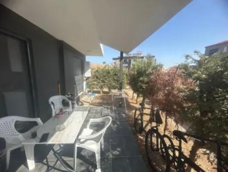 2 1 Flat For Sale With Garden Use In Catamaran Complex In Çolakibrahimbey