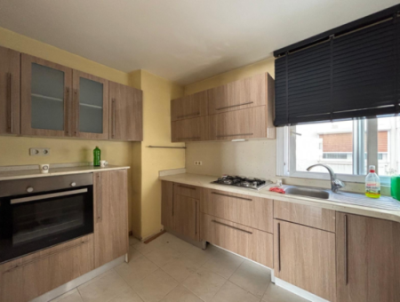 3 1 – 140 M² Flat For Rent In Alsancak – Cumhuriyet Boulevard, In A Gated Complex Close To The Promenade