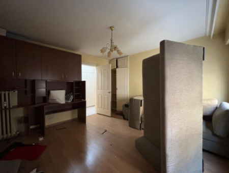 3 1 – 140 M² Flat For Rent In Alsancak – Cumhuriyet Boulevard, In A Gated Complex Close To The Promenade