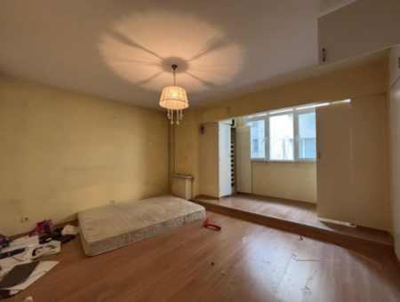 3 1 – 140 M² Flat For Rent In Alsancak – Cumhuriyet Boulevard, In A Gated Complex Close To The Promenade