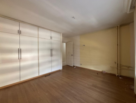 3 1 – 140 M² Flat For Rent In Alsancak – Cumhuriyet Boulevard, In A Gated Complex Close To The Promenade