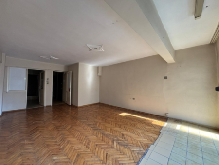 1St Floor 2 1 90 M2 Empty Flat For Sale With Elevator In Alsancak Kahramanlar!
