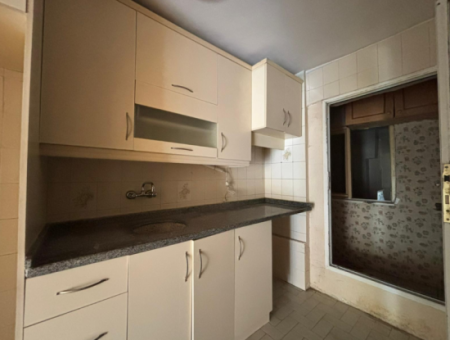 1St Floor 2 1 90 M2 Empty Flat For Sale With Elevator In Alsancak Kahramanlar!