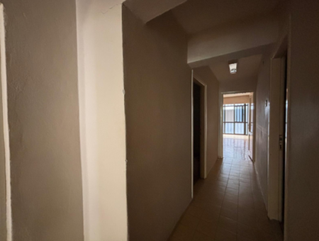 1St Floor 2 1 90 M2 Empty Flat For Sale With Elevator In Alsancak Kahramanlar!