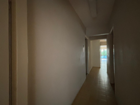 1St Floor 2 1 90 M2 Empty Flat For Sale With Elevator In Alsancak Kahramanlar!