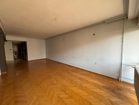 Flat For Rent Near Alsancak Talatpaşa 2 1 Elevator And Parking Lot.
